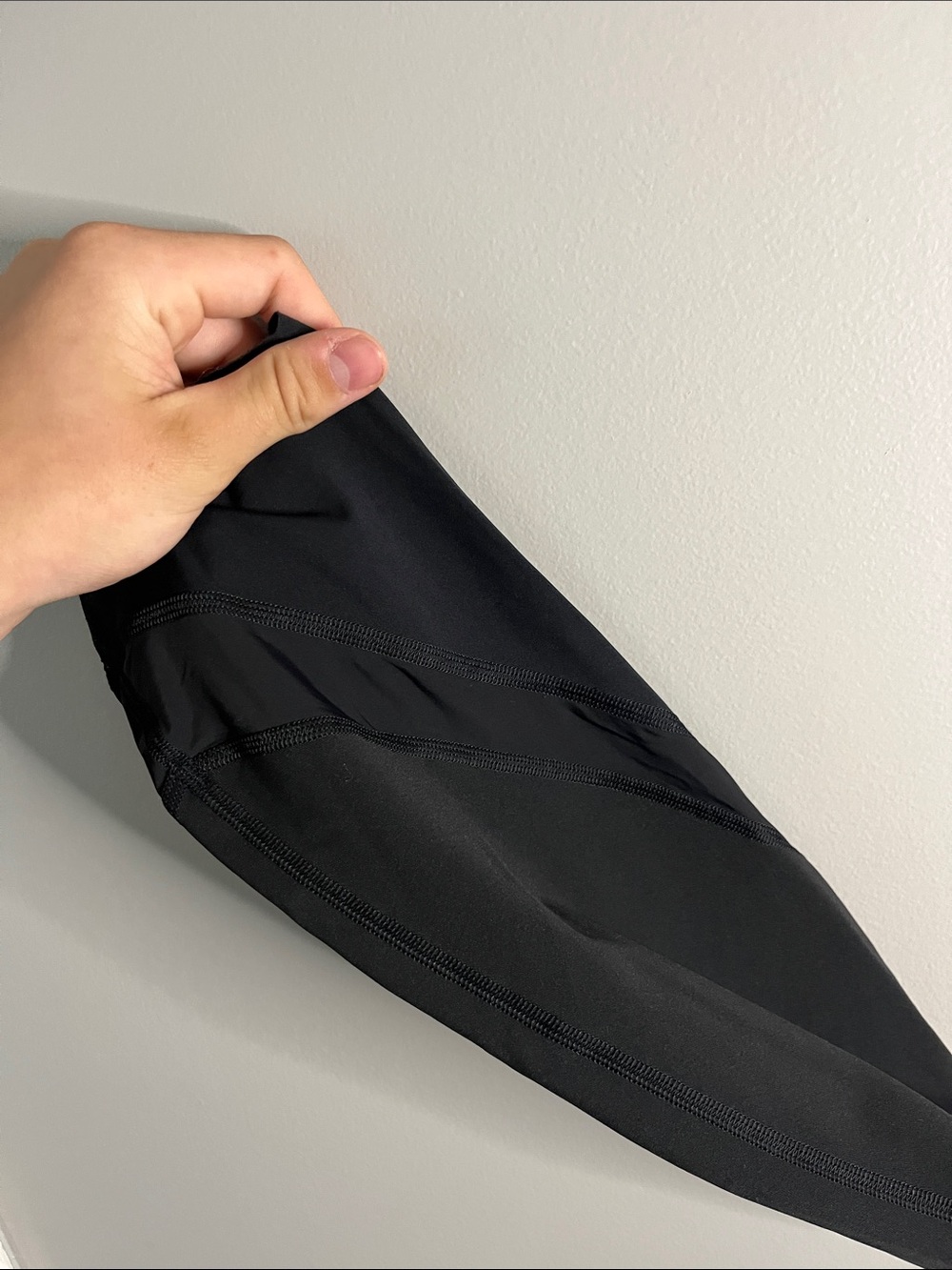 Lululemon High-Rise Cropped Leggings – Black – Size 10-12 - Picture 2 of 4